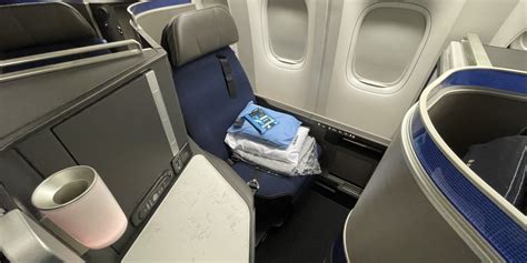Review: United Polaris Transcontinental Business 777.